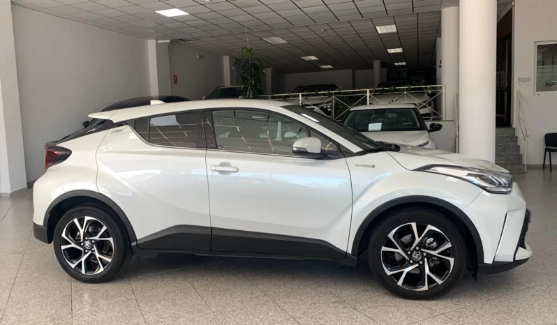 
								Toyota C-HR 125H Advance full									