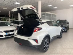 
										Toyota C-HR 125H Advance full									