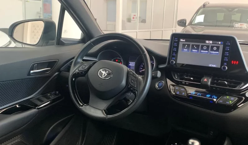 
								Toyota C-HR 125H Advance full									