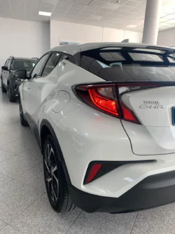 
										Toyota C-HR 125H Advance full									