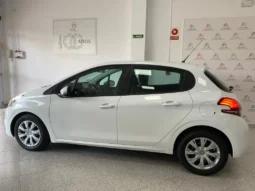 
										Peugeot 208 Active 1.6 BHDi 75 full									