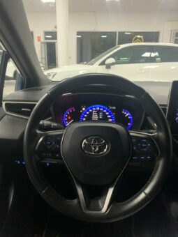 
										Toyota Corolla 1.8 Active Tech125H CVT full									