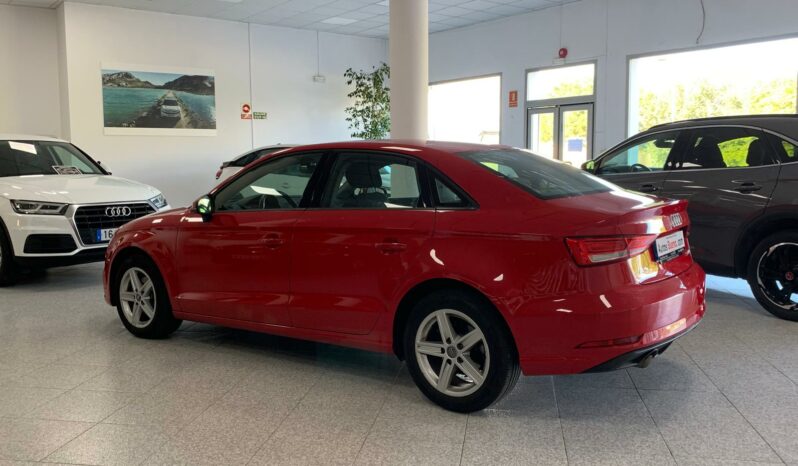 
								Audi A3 Sedan 1.6 TDI 115CV full									