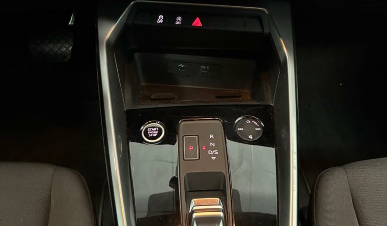 
								Audi A3 30TDI STRONIC full									