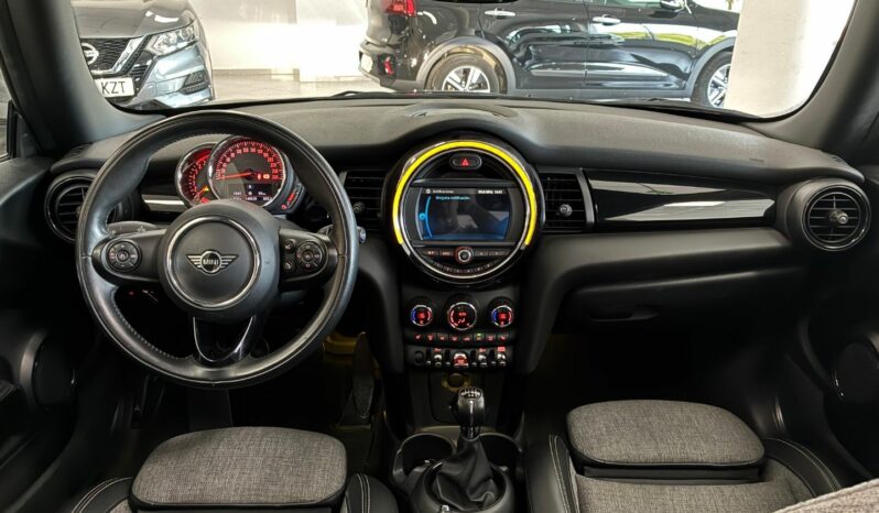 
								Mini Cooper full									