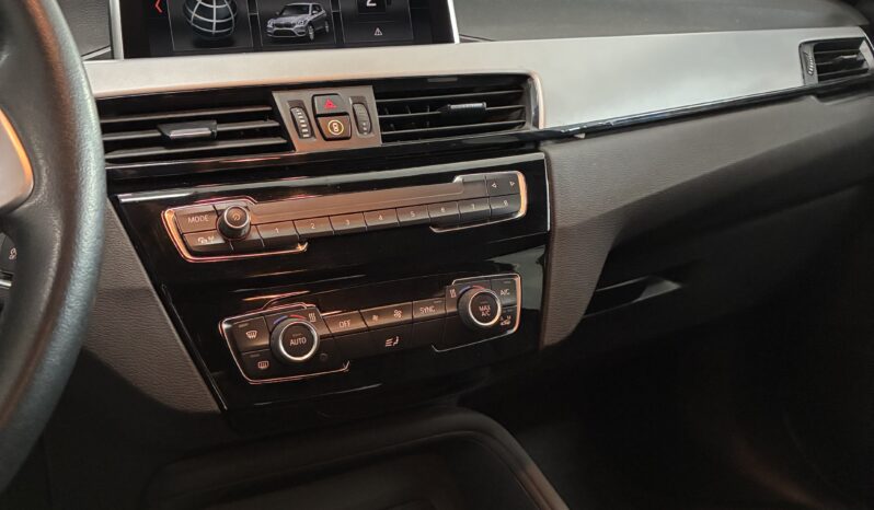 
								BMW X1 Sdrive 16d Business full									