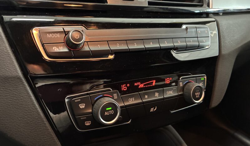 
								BMW X1 Sdrive 16d Business full									