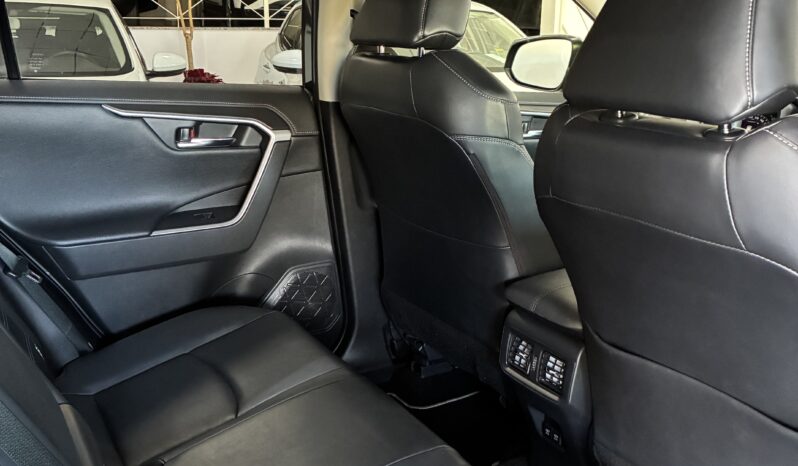 
								Toyota RAV4 2.5L Advanced Plus 225H full									