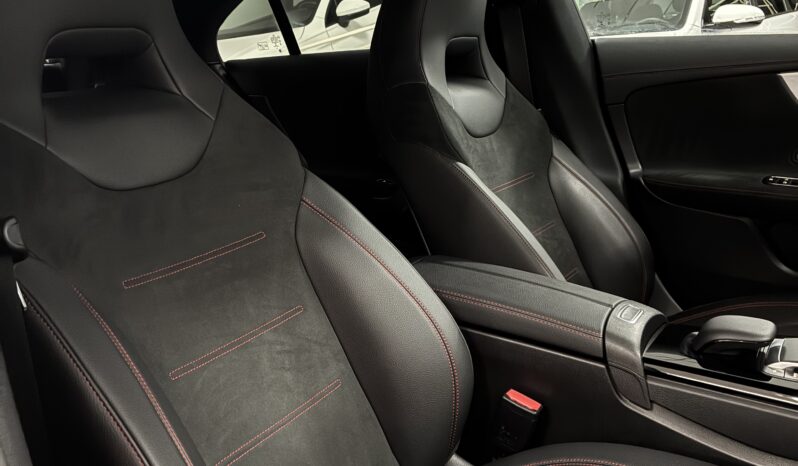 
								Mercedes CLA COUPÉ 200D DCT full									