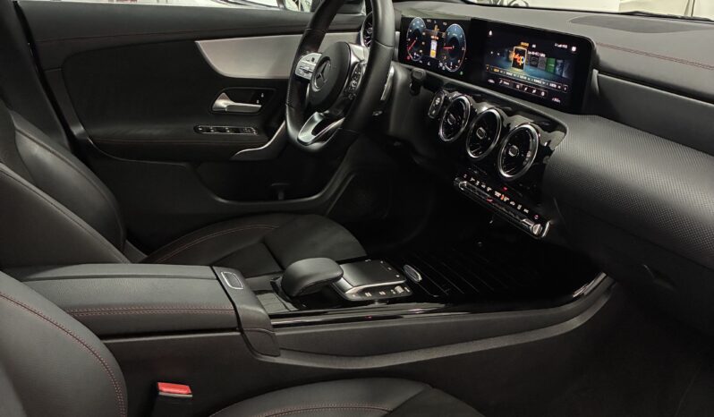 
								Mercedes CLA COUPÉ 200D DCT full									