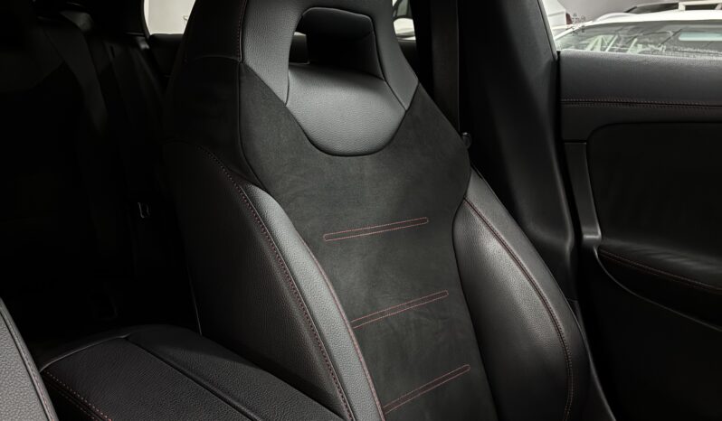 
								Mercedes CLA COUPÉ 200D DCT full									