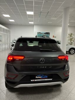 
										VOLKSWAGEN T-ROC 2.0TDI LIFE 115CV full									