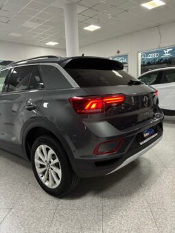 
										VOLKSWAGEN T-ROC 2.0TDI LIFE 115CV full									