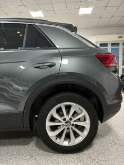 
										VOLKSWAGEN T-ROC 2.0TDI LIFE 115CV full									