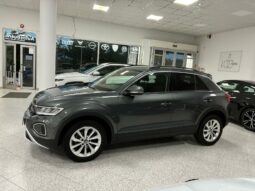 
										VOLKSWAGEN T-ROC 2.0TDI LIFE 115CV full									