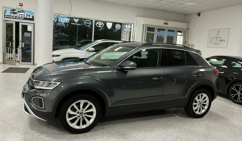 
								VOLKSWAGEN T-ROC 2.0TDI LIFE 115CV full									