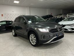 
										VOLKSWAGEN T-ROC 2.0TDI LIFE 115CV full									