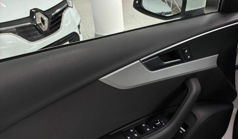 
								Audi A4 30TDI Advanced STRONIC full									