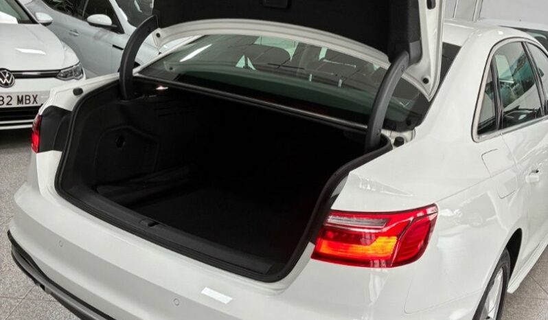 
								Audi A4 30TDI Advanced STRONIC full									