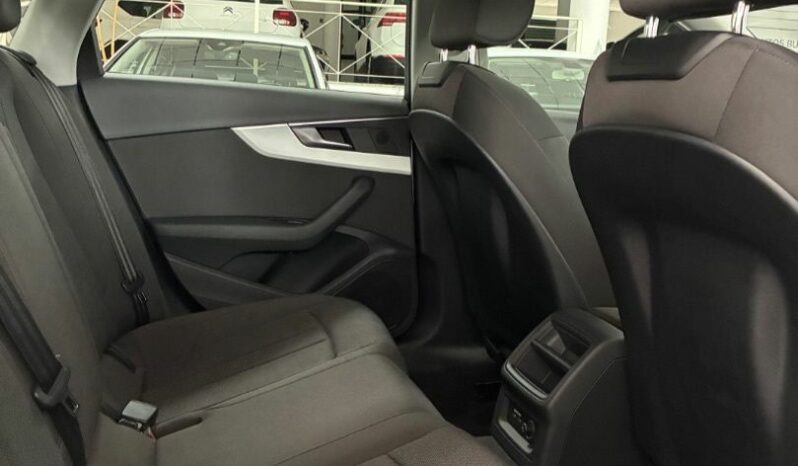 
								Audi A4 30TDI Advanced STRONIC full									