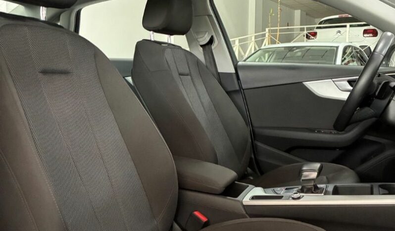 
								Audi A4 30TDI Advanced STRONIC full									