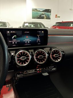 
										Mercedes CLA 200D AMG LINE DCT full									