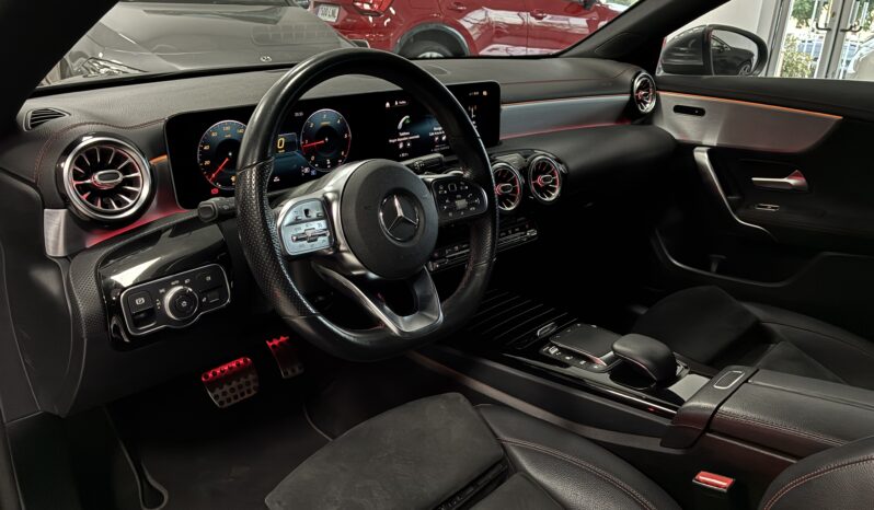 
								Mercedes CLA 200D AMG LINE DCT full									