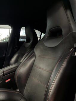 
										Mercedes CLA 200D AMG LINE DCT full									