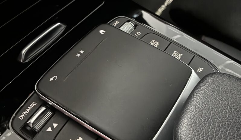 
								Mercedes CLA 200D AMG LINE DCT full									