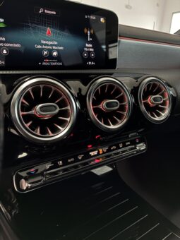 
										Mercedes CLA 200D AMG LINE DCT full									
