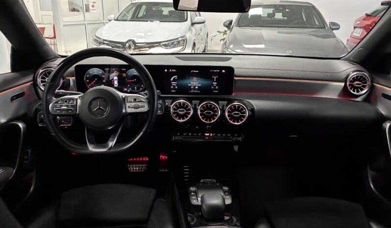 
								Mercedes CLA 200D AMG LINE DCT full									