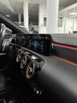 
										Mercedes CLA 200D AMG LINE DCT full									