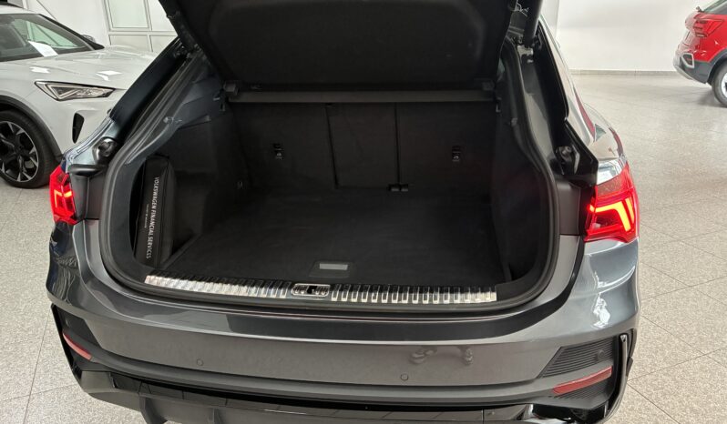 
								Audi Q3 Sportback 35TDI Black Line 150CV STRONIC full									