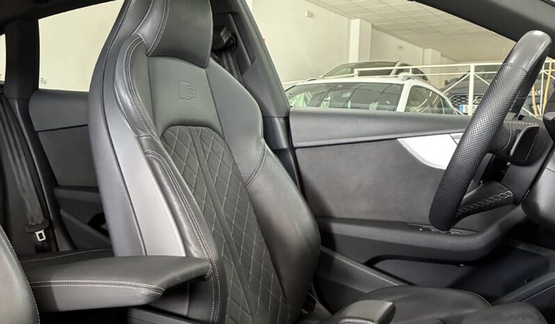 
								Audi A5 Sportback 40TDI Black Line full									