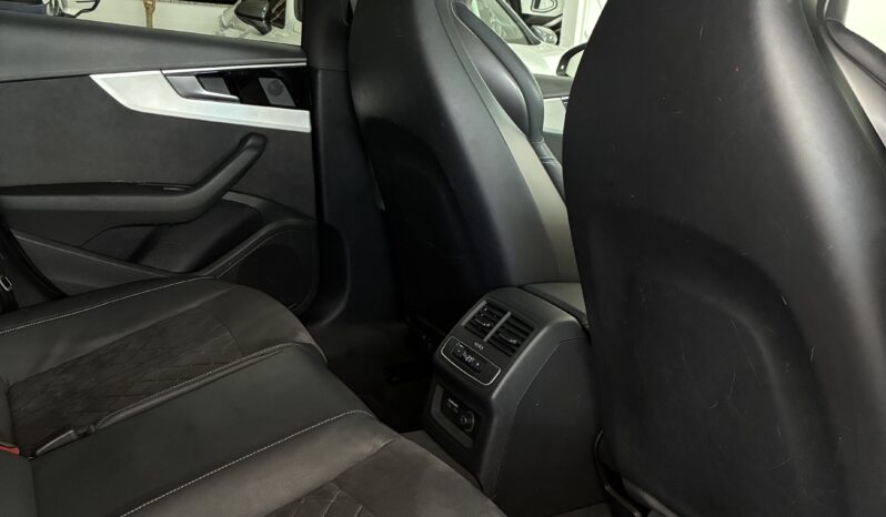 
								Audi A5 Sportback 40TDI Black Line full									