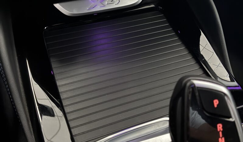 
								BMW X4 XDRIVE 30I MSPORT full									