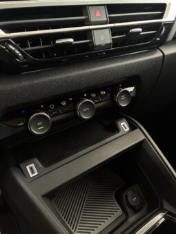 
										Citroen C4X 1.5BHDI PLUS 130CV EAT8 full									