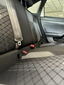 
										Volkswagen T-Roc 2.0TDI R-LINE 150CV DSG7 full									