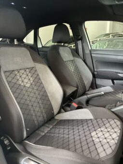 
										Volkswagen T-Roc 2.0TDI R-LINE 150CV DSG7 full									