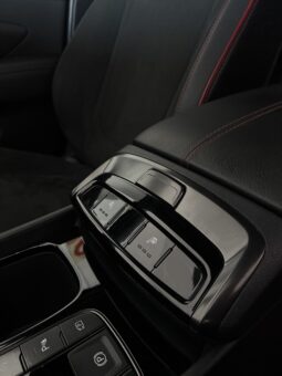 
										Volkswagen T-Roc 2.0TDI R-LINE 150CV DSG7 full									