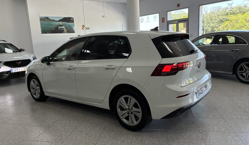 
								Volkswagen Golf 2.0TDI Life 115CV DSG7 full									