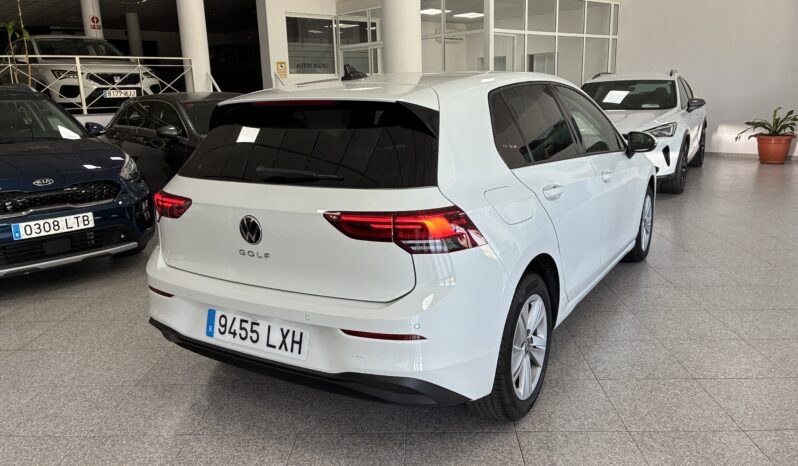 
								Volkswagen Golf 2.0TDI Life 115CV DSG7 full									