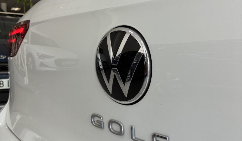 
								Volkswagen Golf 2.0TDI Life 115CV DSG7 full									