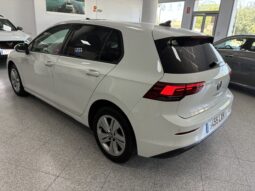 
										Volkswagen Golf 2.0TDI Life 115CV DSG7 full									