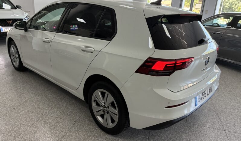 
								Volkswagen Golf 2.0TDI Life 115CV DSG7 full									