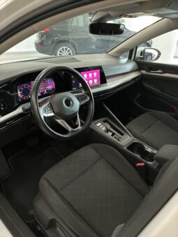 
										Volkswagen Golf 2.0TDI Life 115CV DSG7 full									