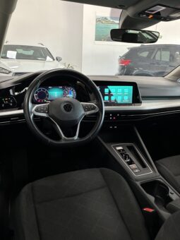
										Volkswagen Golf 2.0TDI Life 115CV DSG7 full									