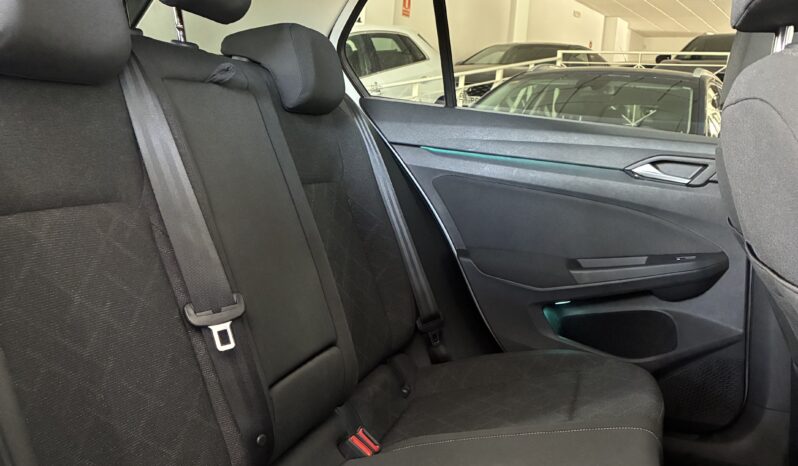 
								Volkswagen Golf 2.0TDI Life 115CV DSG7 full									