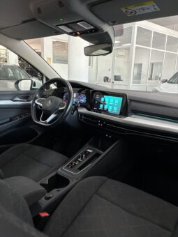 
										Volkswagen Golf 2.0TDI Life 115CV DSG7 full									