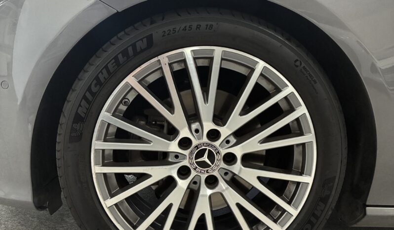 
								Mercedes CLA Shooting brake 200D DCT full									